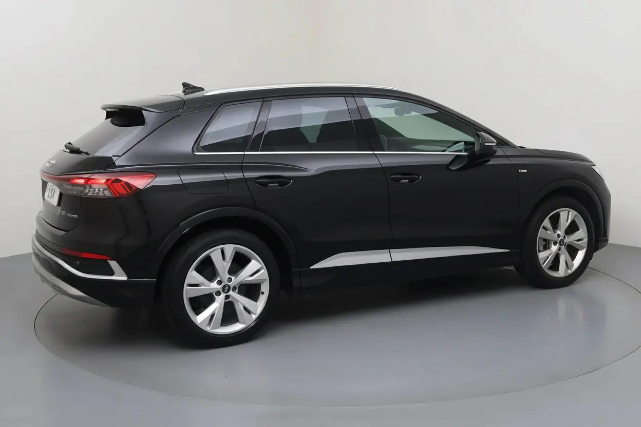 Audi Q4 e-tron Lille vue 3 Audi Q4 e-tron en leasing sans apport à Lille — vue 3