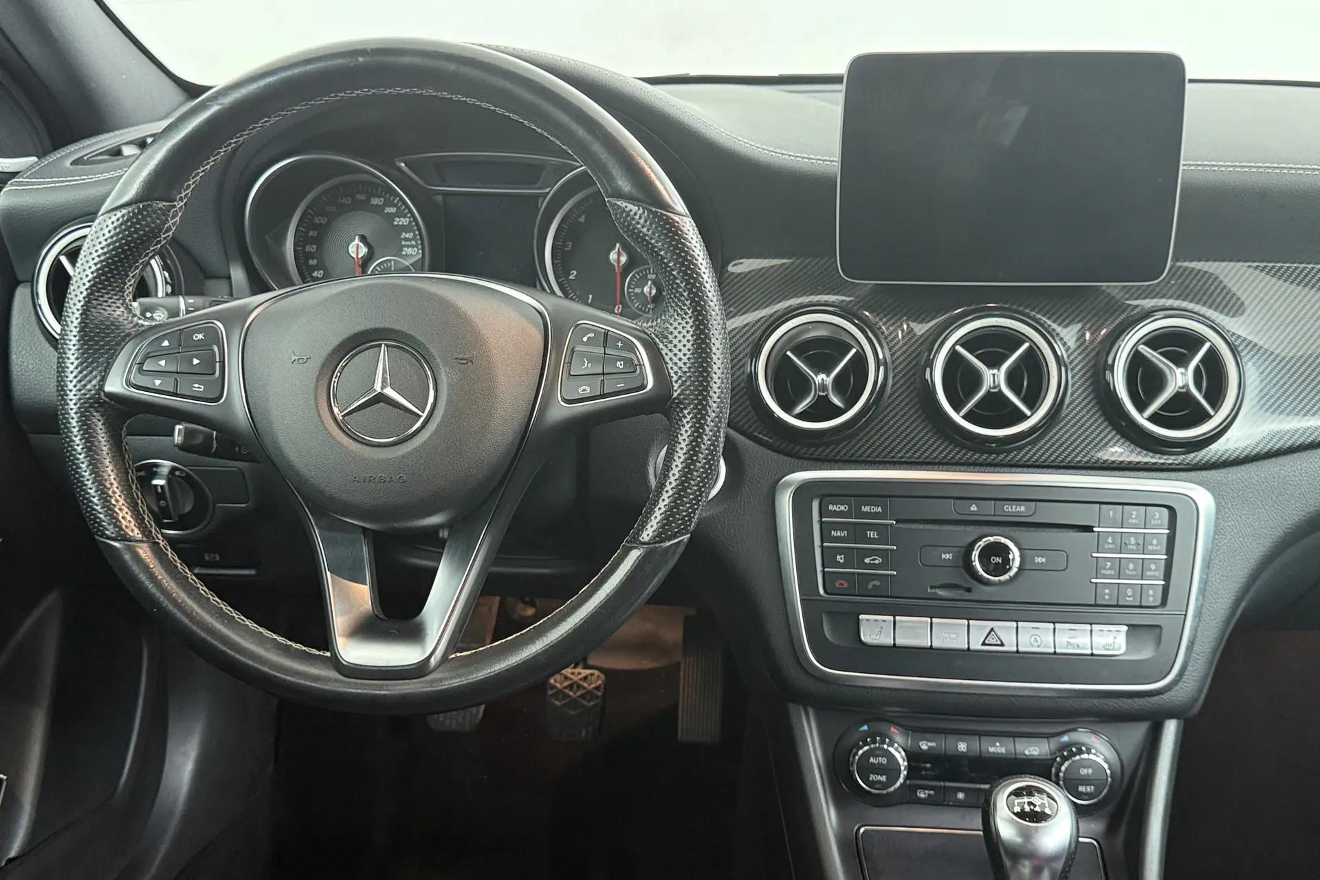 Mercedes-Benz GLA Lille vue 4 Mercedes-Benz GLA en leasing sans apport à Lille — vue 4