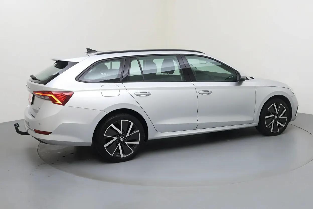 Skoda Octavia Combi Lille vue 3 Skoda Octavia Combi en leasing sans apport à Lille — vue 3